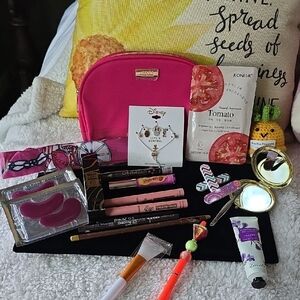 💖22 Piece BUNDLE MAKE UP NWT 🎁Great MOTHERS Day Gift or BDAY GIFT